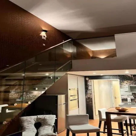 River View Modern Mezzanine Apartment *