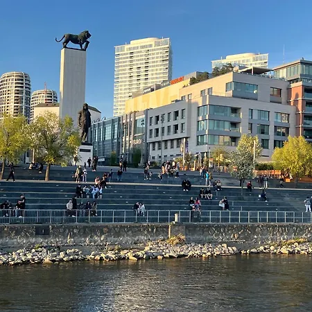 River View Modern Mezzanine Studio شقة