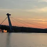 River View Modern Mezzanine Apartamento Bratislava