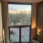 River View Modern Mezzanine Apartamento